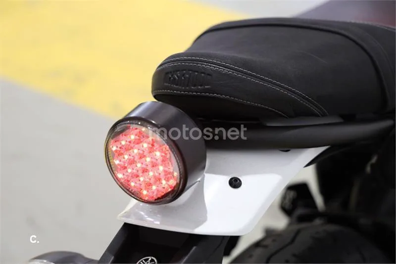 Yamaha XSR 700 – Vista 12