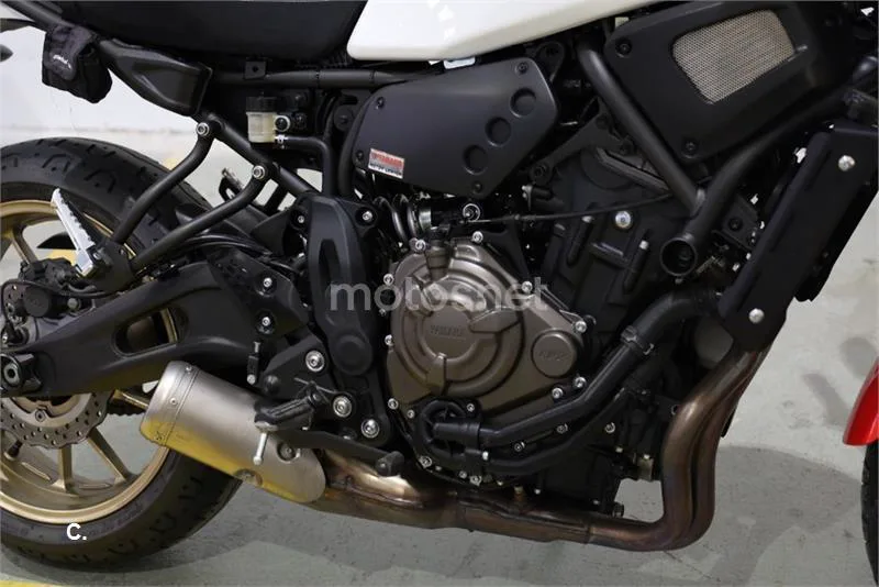 Yamaha XSR 700 – Vista 14