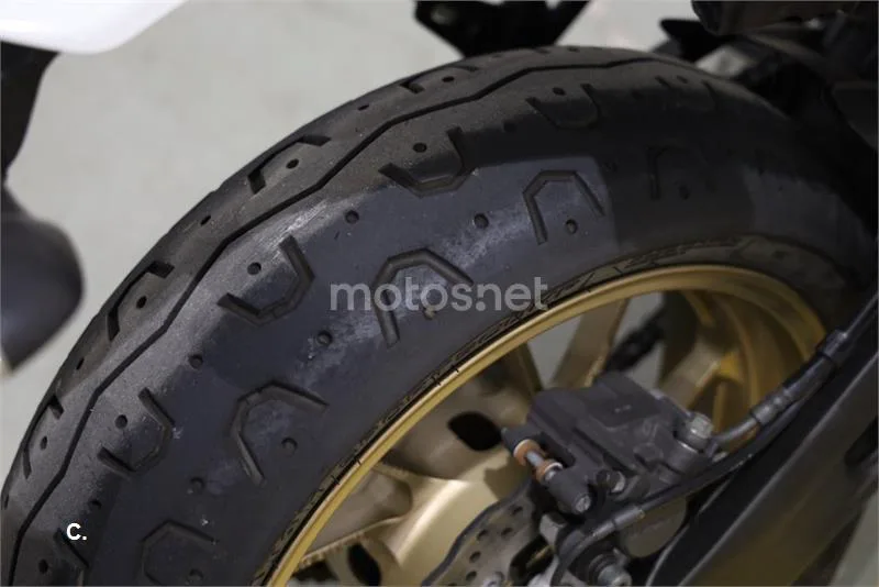 Yamaha XSR 700 – Vista 16