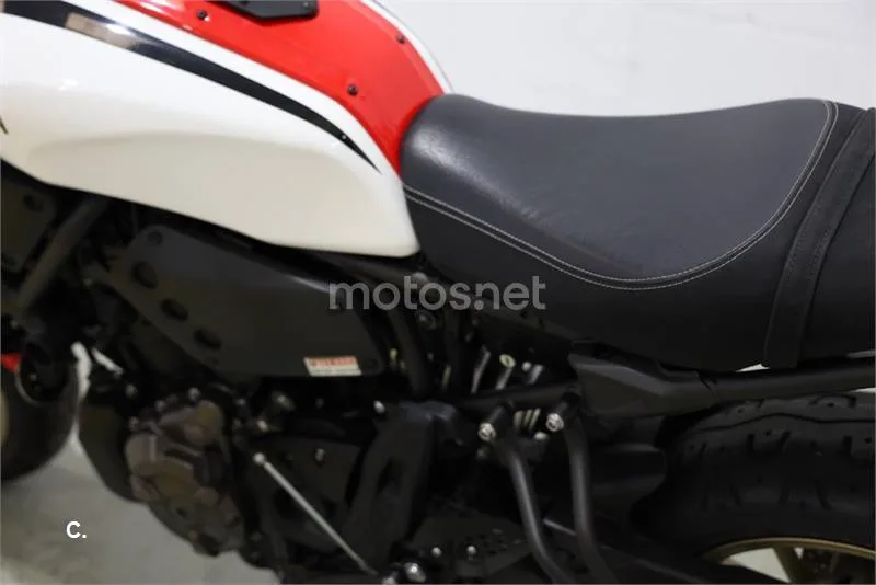 Yamaha XSR 700 – Vista 4
