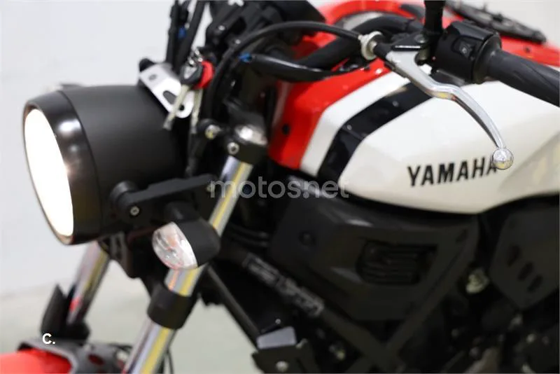 Yamaha XSR 700 – Vista 6