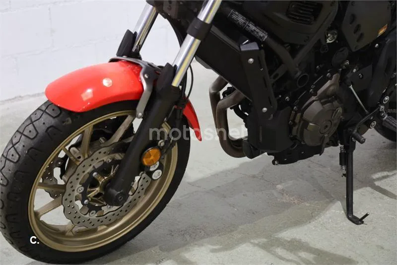 Yamaha XSR 700 – Vista 7
