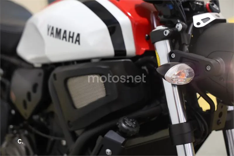 Yamaha XSR 700 – Vista 8