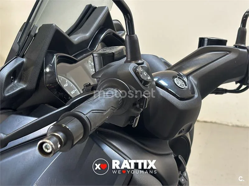 Yamaha XMAX 300 – Vista 12