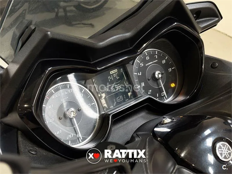 Yamaha XMAX 300 – Vista 13