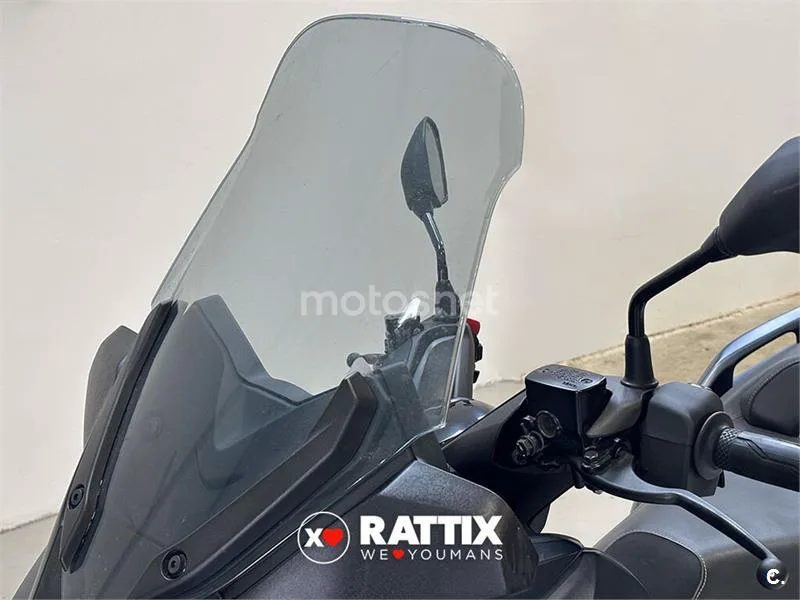 Yamaha XMAX 300 – Vista 7