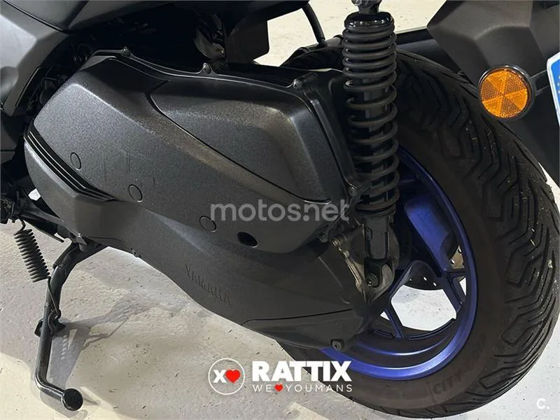 Yamaha XMAX 300 – Vista 8