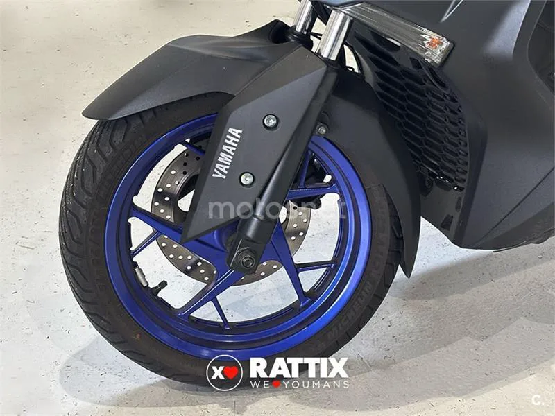 Yamaha XMAX 300 – Vista 10