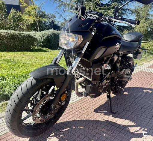 Yamaha MT-07 – Vista 14