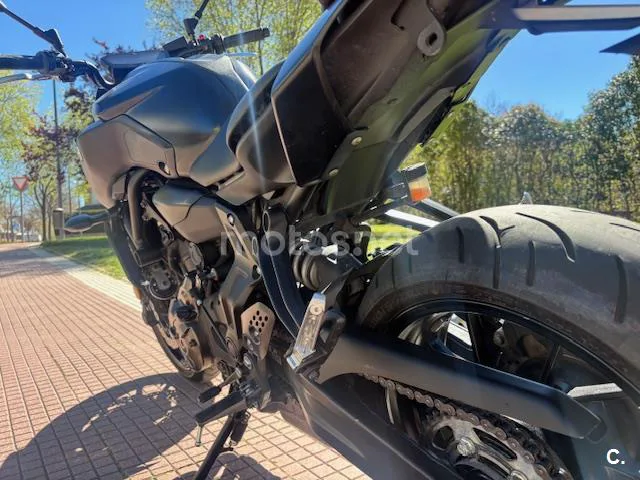 Yamaha MT-07 – Vista 20