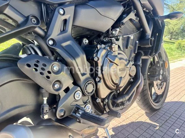 Yamaha MT-07 – Vista 5