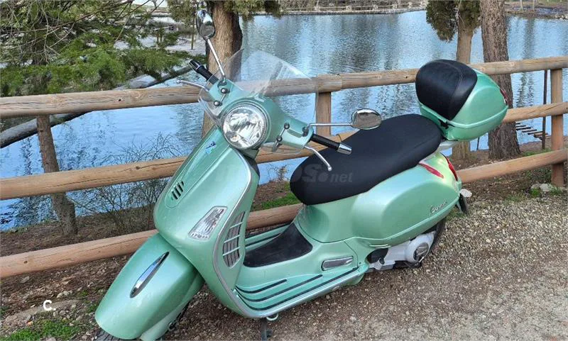 Vespa Gran Turismo 200 – Vista 3
