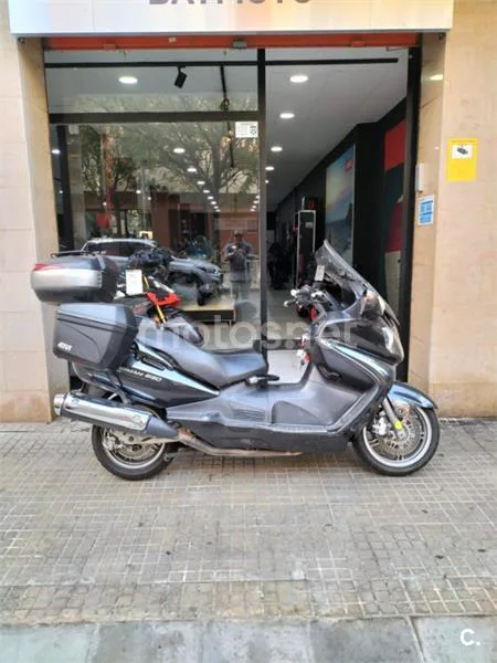 Suzuki Burgman 650 Executive – Vista 9