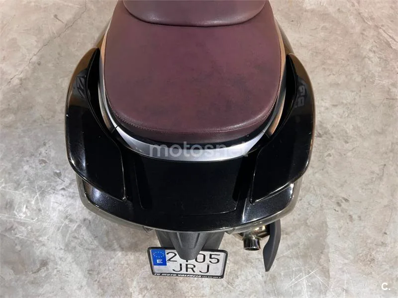 Piaggio X10 500 – Vista 12