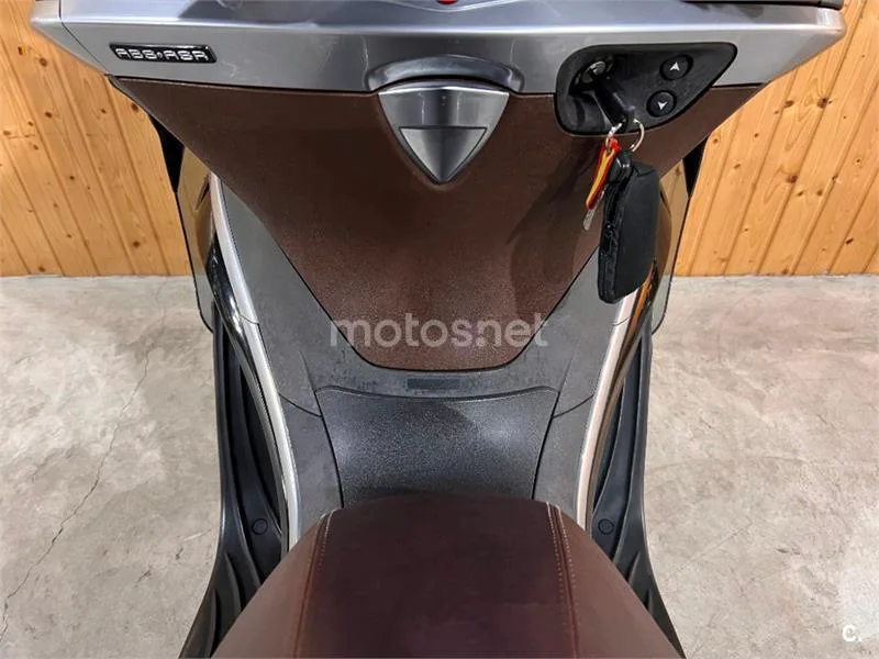 Piaggio X10 500 – Vista 14