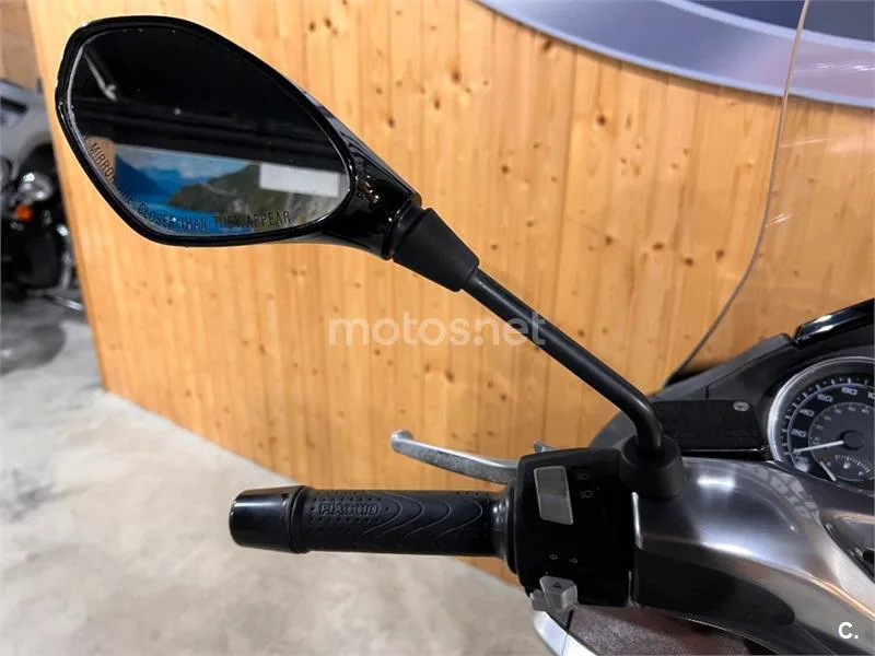 Piaggio X10 500 – Vista 15