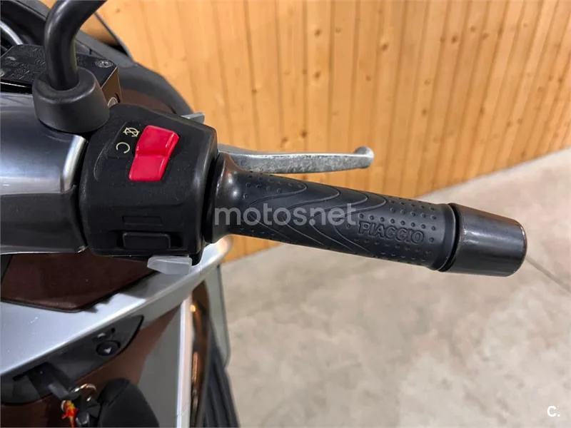 Piaggio X10 500 – Vista 17