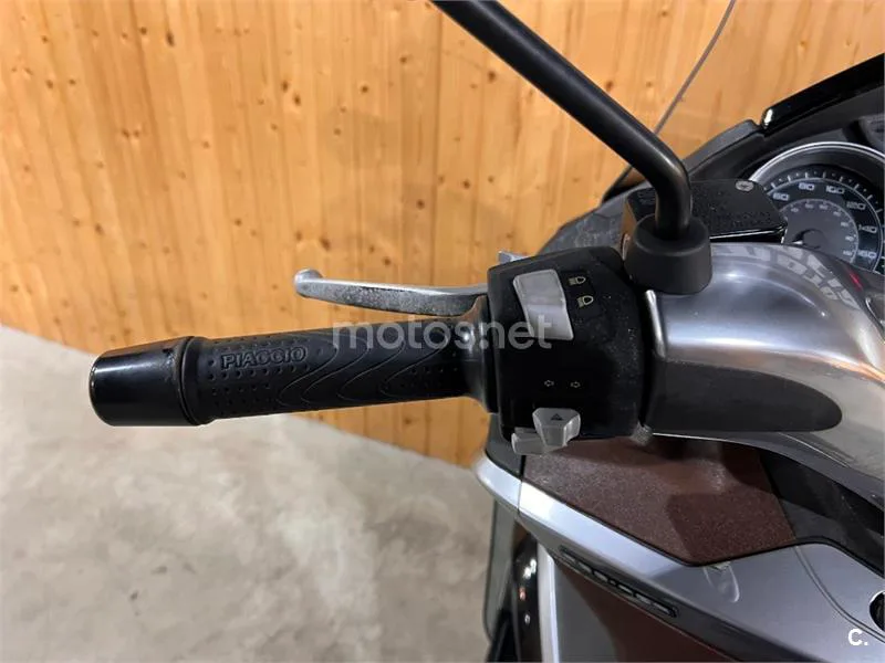 Piaggio X10 500 – Vista 18