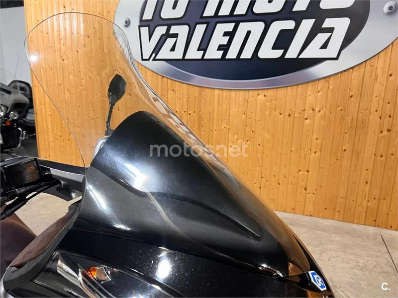 Piaggio X10 500 – Vista 25