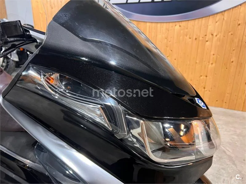 Piaggio X10 500 – Vista 26