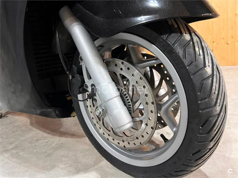 Piaggio X10 500 – Vista 30