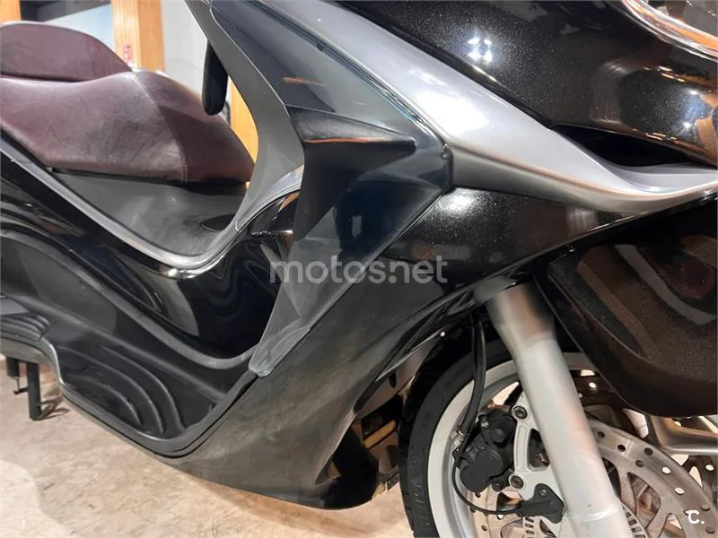 Piaggio X10 500 – Vista 32