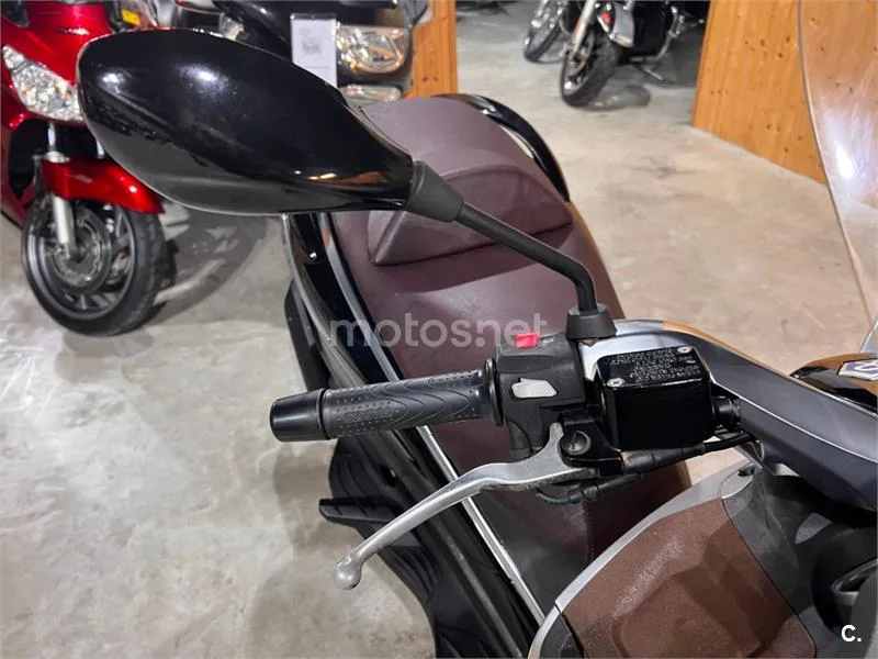 Piaggio X10 500 – Vista 34