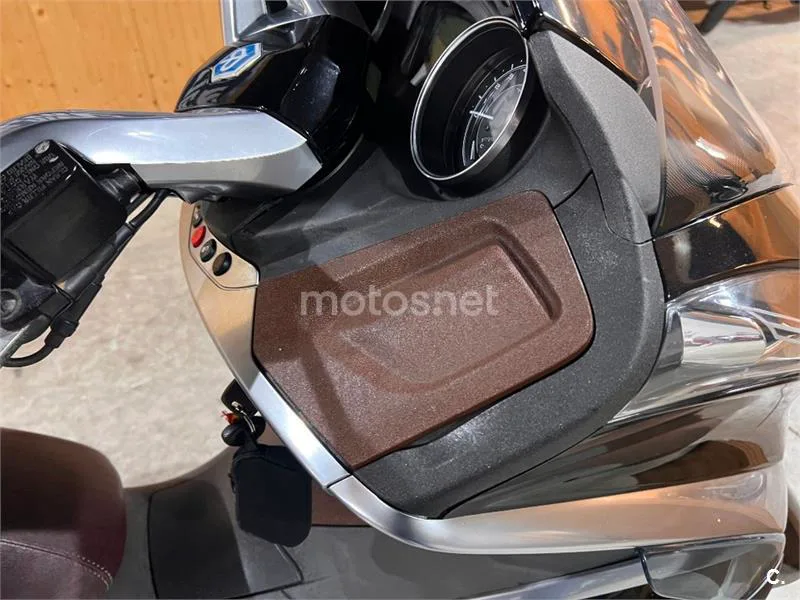 Piaggio X10 500 – Vista 35
