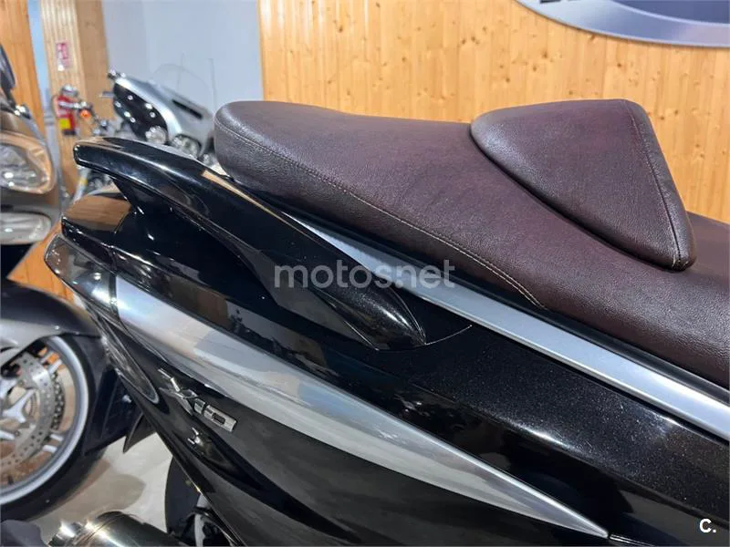 Piaggio X10 500 – Vista 42