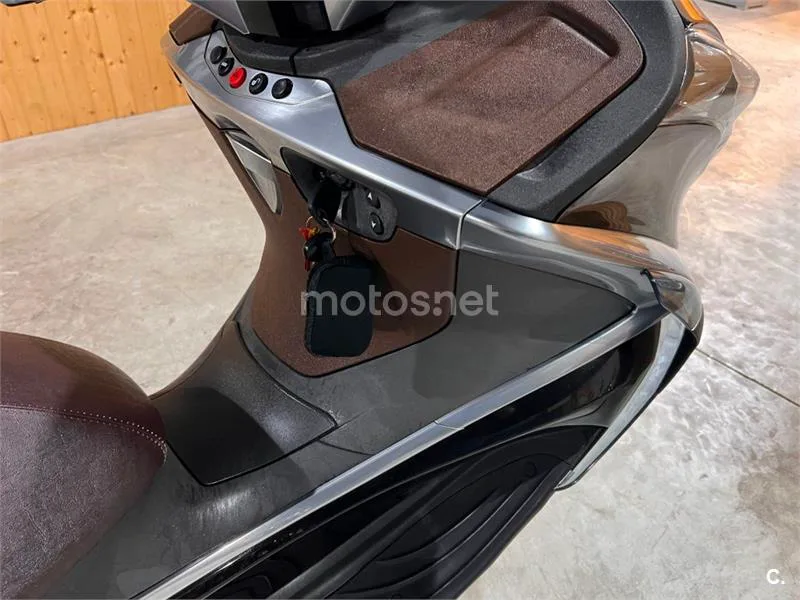 Piaggio X10 500 – Vista 45