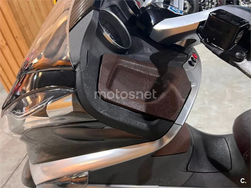 Piaggio X10 500 – Vista 65