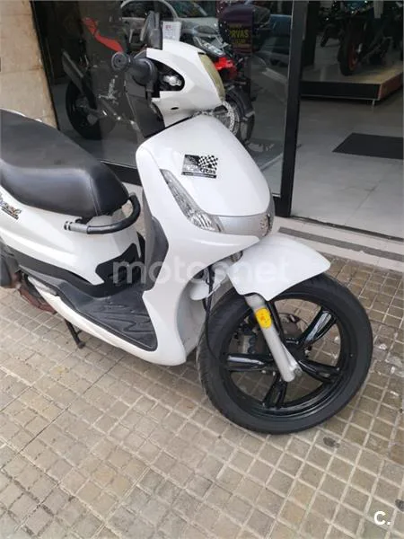 Peugeot Tweet 125 – Vista 4