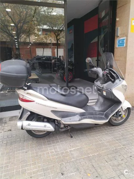 Suzuki Burgman 200 – Vista 4