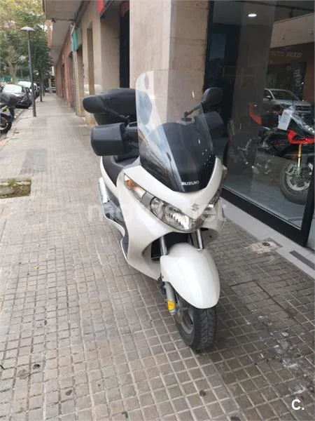 Suzuki Burgman 200 – Vista 7