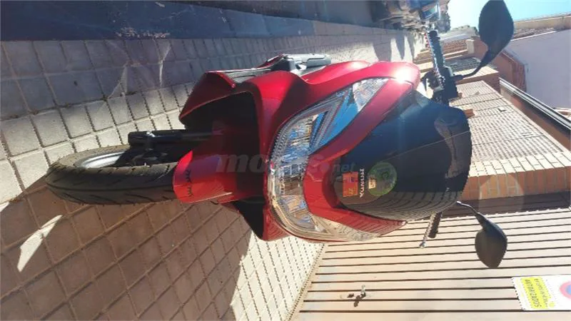 Honda PCX 125 – Vista 7