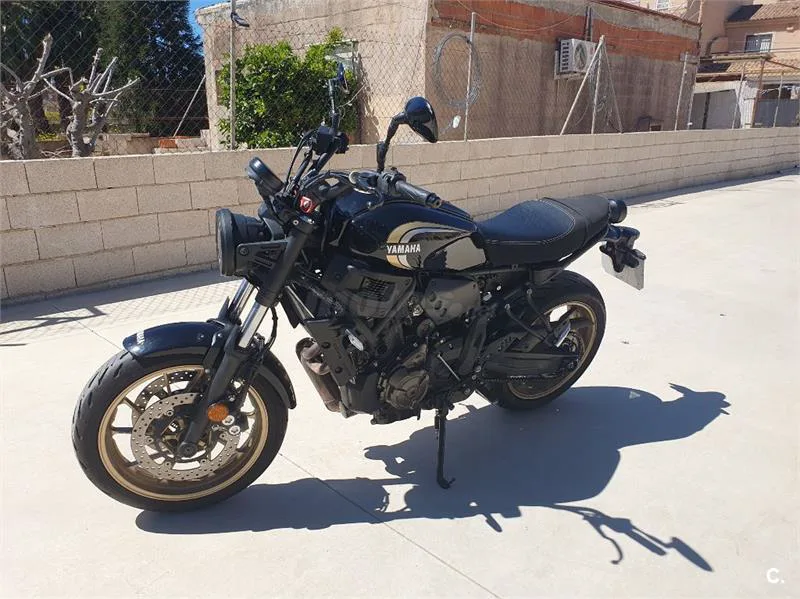 Yamaha XSR700 – Vista 2