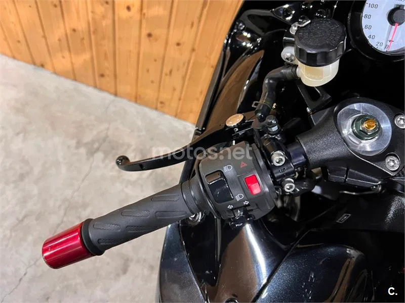 Kawasaki ZZR 1400 – Vista 21