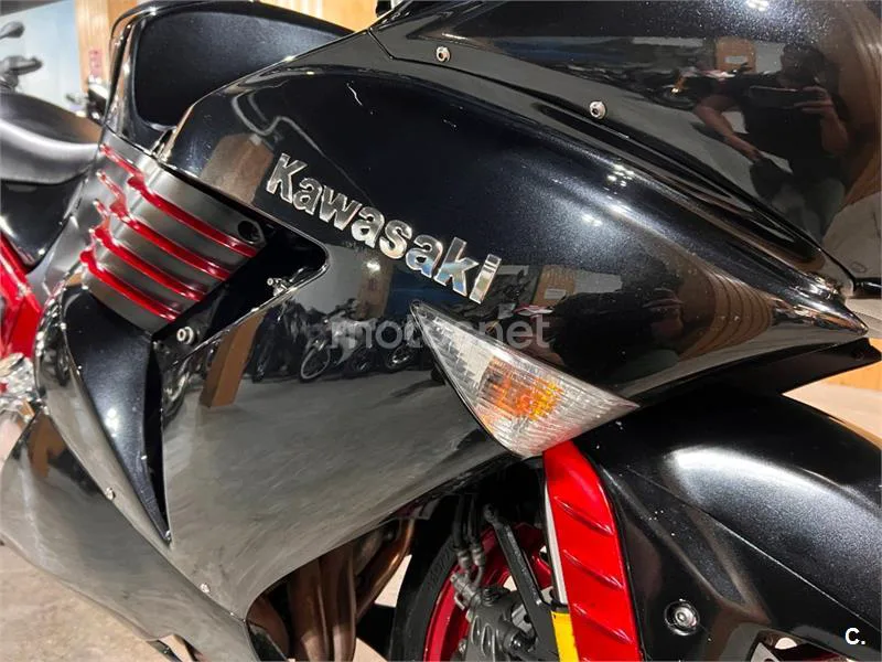 Kawasaki ZZR 1400 – Vista 33