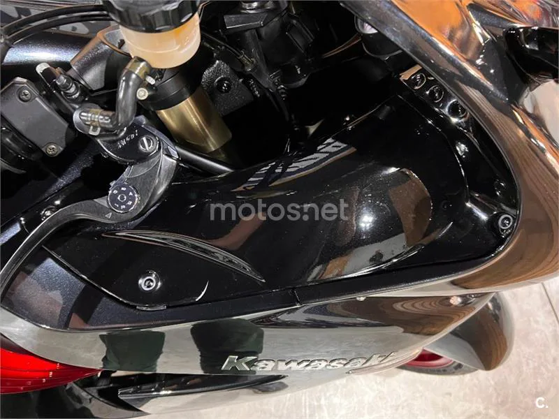 Kawasaki ZZR 1400 – Vista 34
