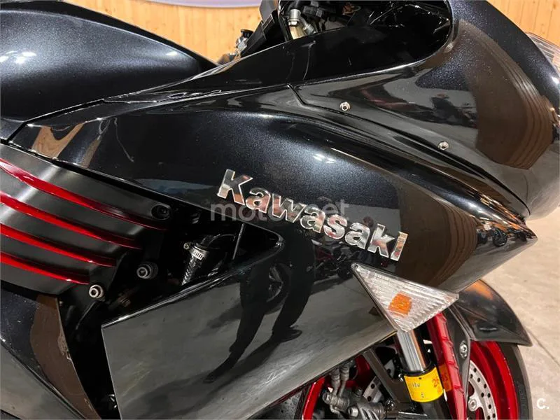 Kawasaki ZZR 1400 – Vista 36