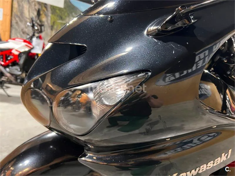 Kawasaki ZZR 1400 – Vista 74