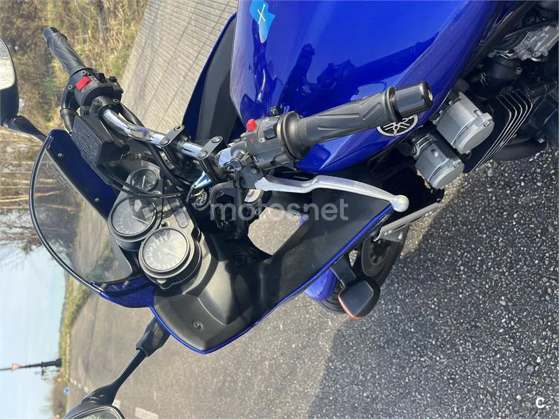 Yamaha FZS 600 Fazer – Vista 3