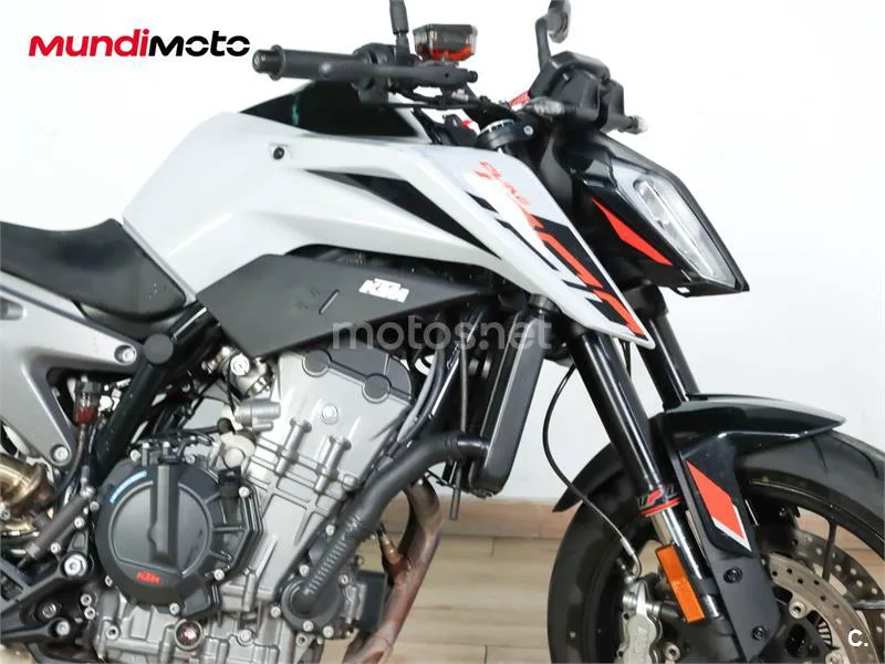 KTM 790 – Vista 20