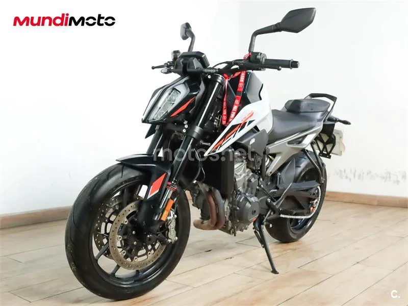 KTM 790 – Vista 7