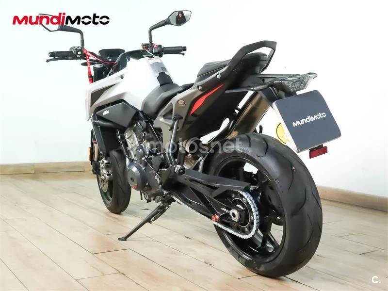 KTM 790 – Vista 8