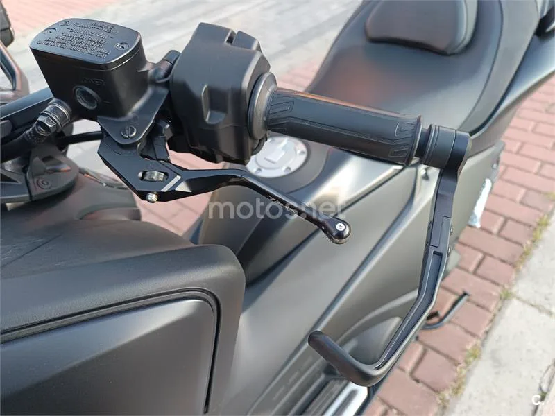 Yamaha TMAX – Vista 3