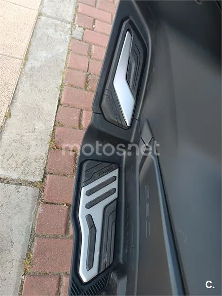 Yamaha TMAX – Vista 5