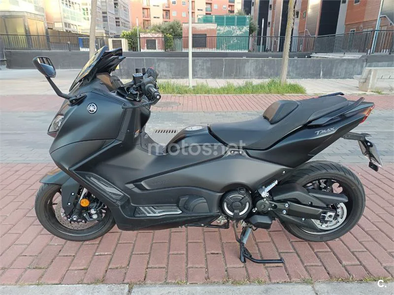 Yamaha TMAX – Vista 6