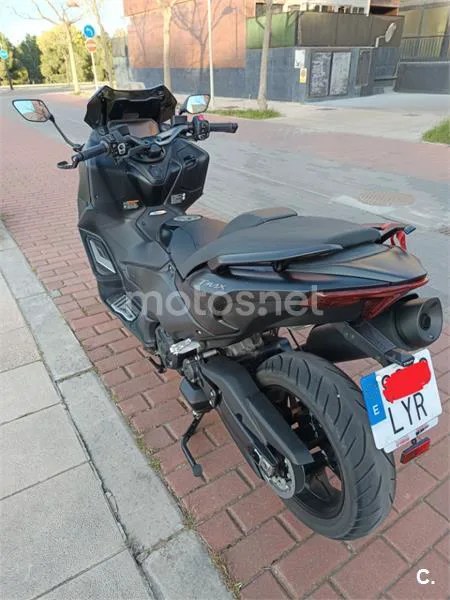 Yamaha TMAX – Vista 7