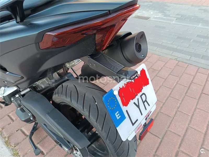 Yamaha TMAX – Vista 10